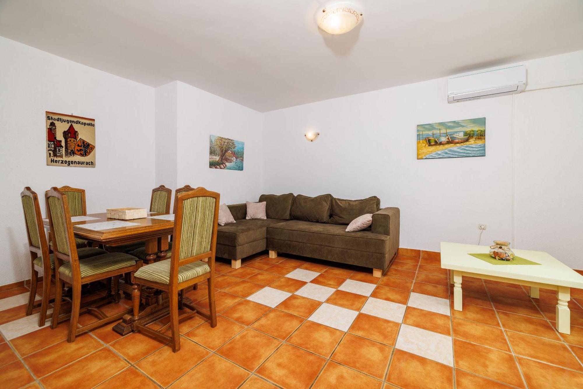 Apartments Mirela Karlobag Exterior photo