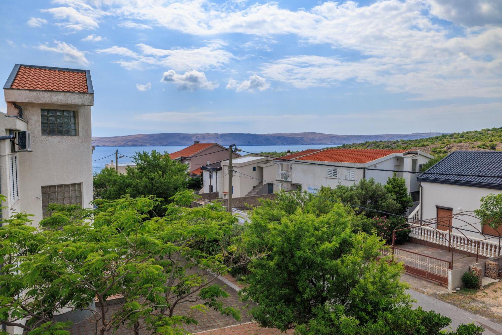 Apartments Mirela Karlobag Exterior photo